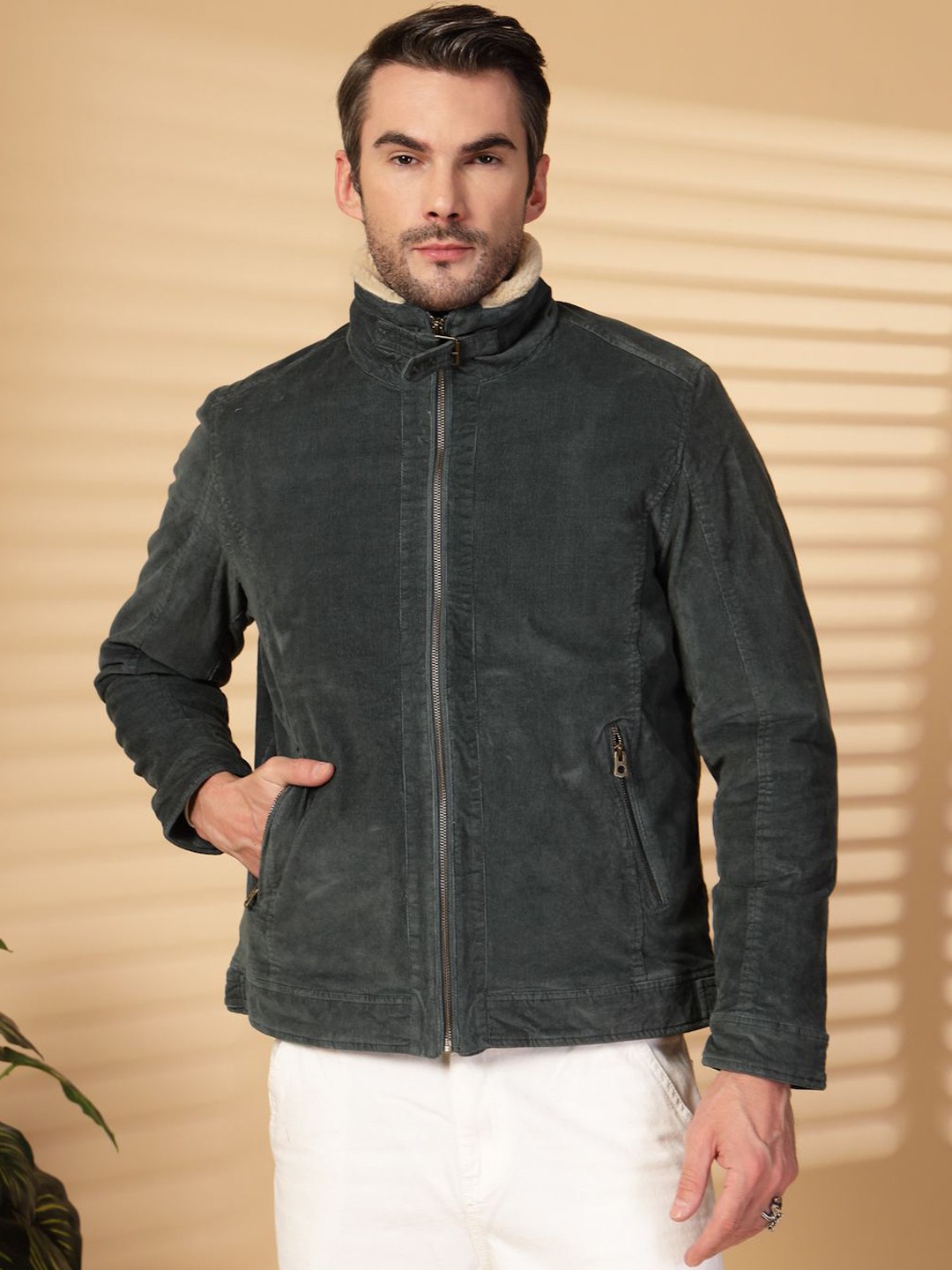 

LURE URBAN Men Corduroy Denim Jacket, Green