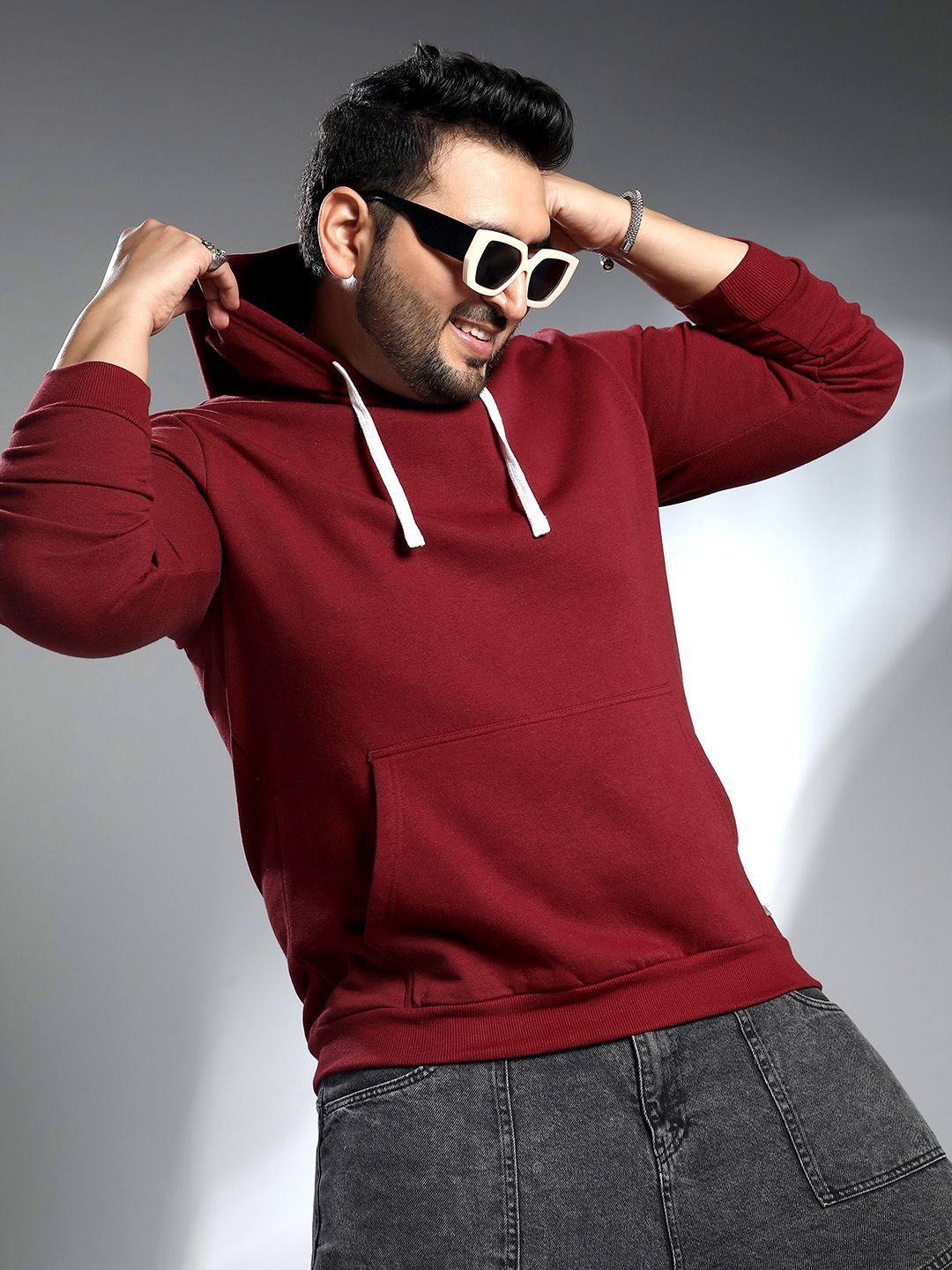 

Instafab Plus Men Solid Hooded Sweatshirt, Red