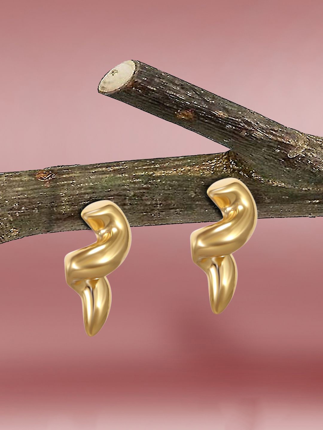 

Yinara Gold-Plated Contemporary Curvy Drop Earrings