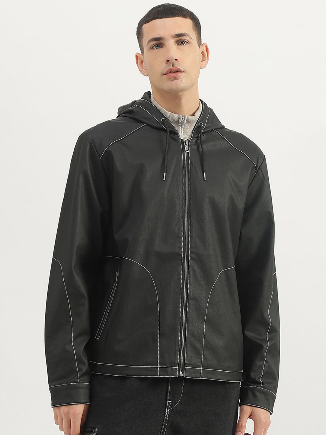 

United Colors of Benetton Men Hooded Solid Casual Tailored Jacket, Black