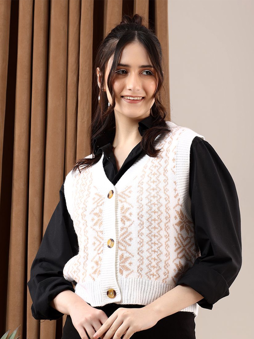 

Stylecast X Kotty Women Printed Sleeveless Cardigan Sweater, White