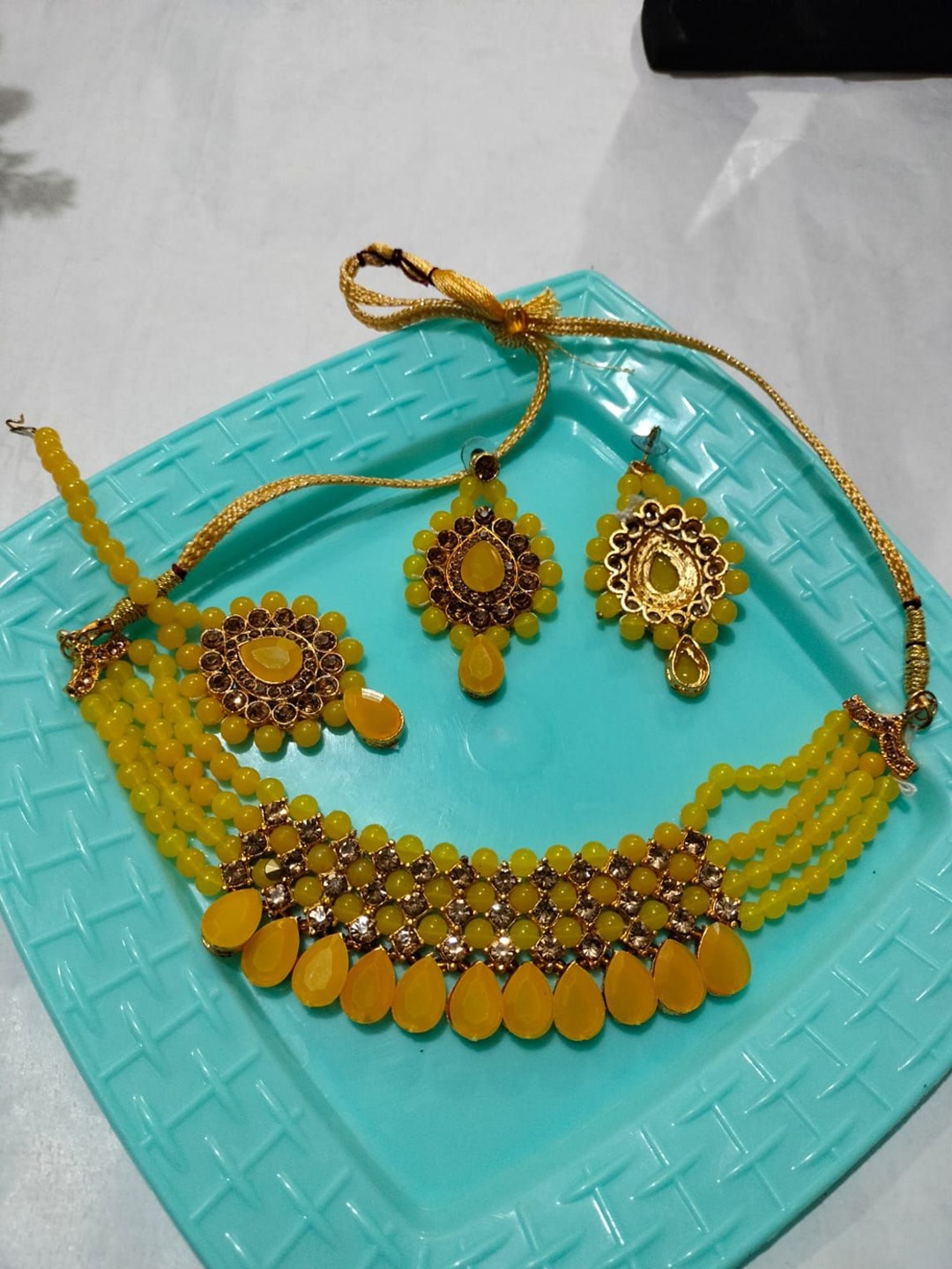 

JMBW INTERNATIONAL Gold-Plated Stone-Studded & Beaded Jewellery Set