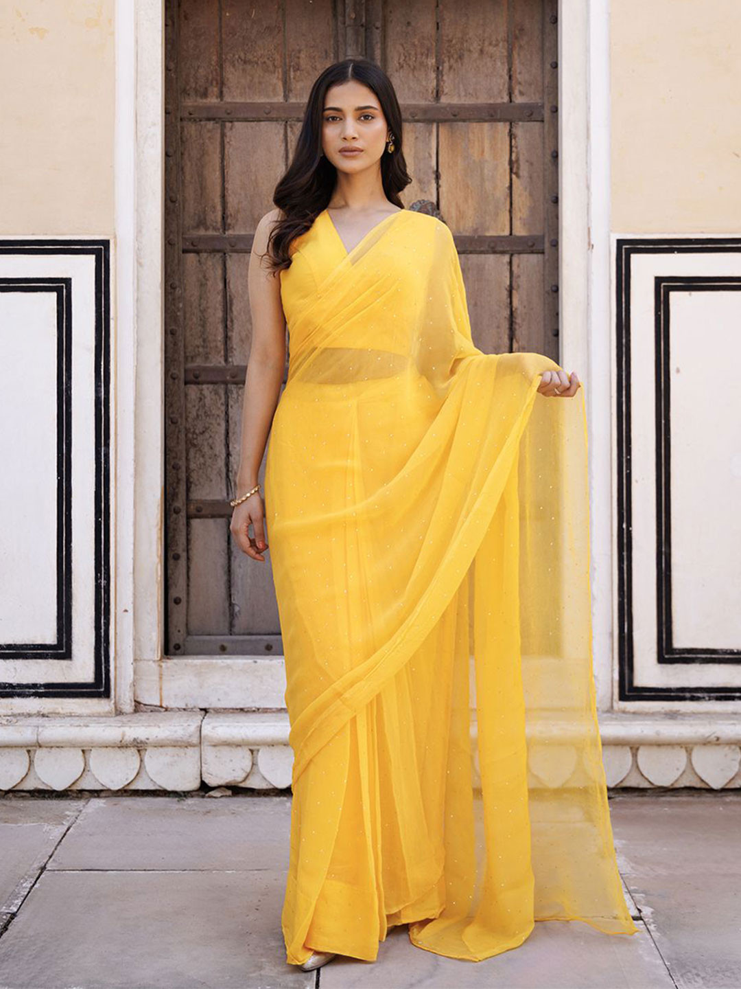 

Geroo Luxe Ready to Wear Pure Chiffon Saree, Yellow