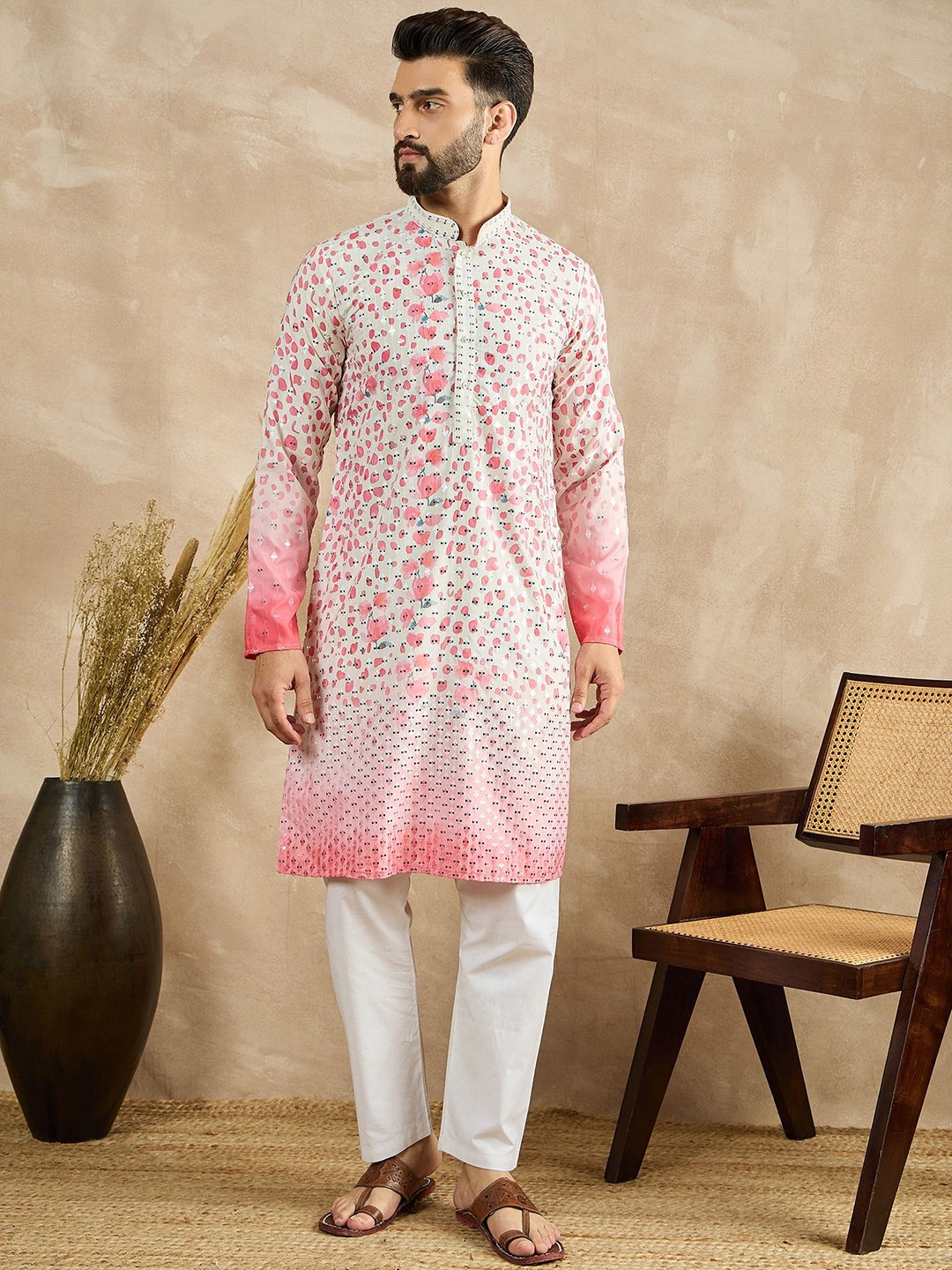 

House of Pataudi Mandarin Collar Floral Printed Sequinned Straight Kurta, White