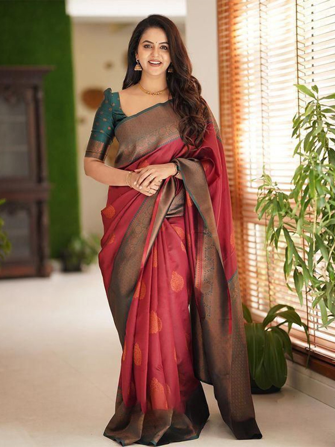 

Visit Wear Woven Design Zari Pure Silk Banarasi Saree, Maroon