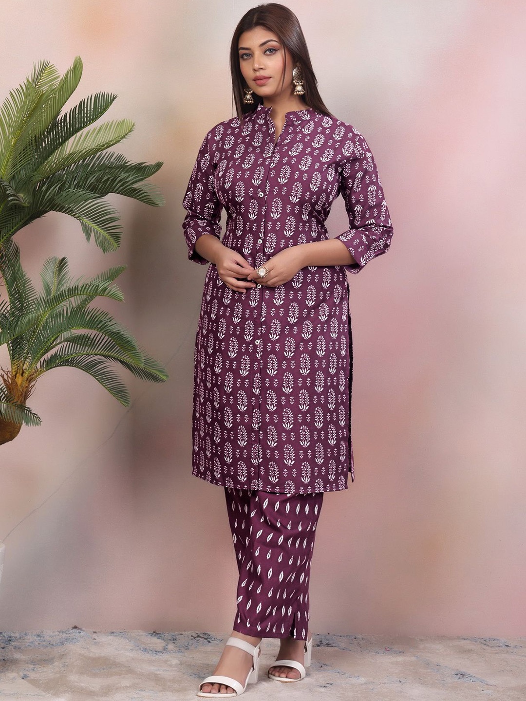 

Divyadham Textiles Floral Printed Mandarin Collar Straight Kurta With Palazzo, Magenta