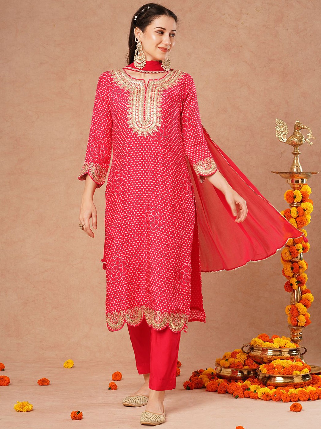 

FASHOR Bandhani Printed Sequinned Straight Kurta With Trousers & Dupatta, Pink