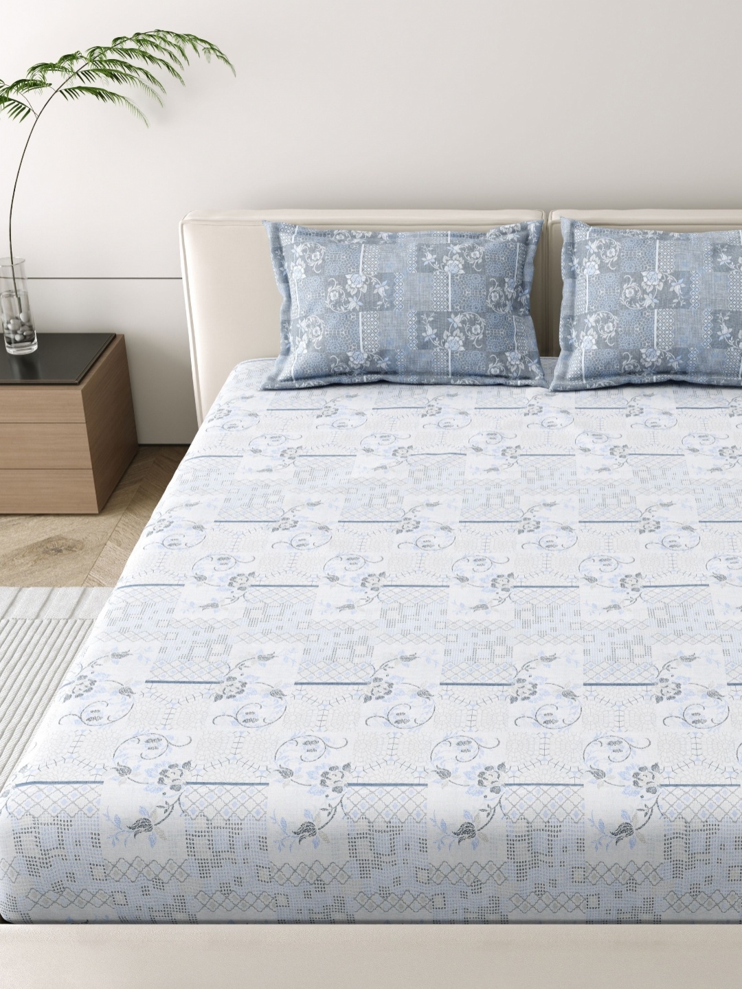 

MAFATLAL Blue & Grey Printed Pure Cotton 186 TC King Bedsheet Set 2.74 m x 2.74 m