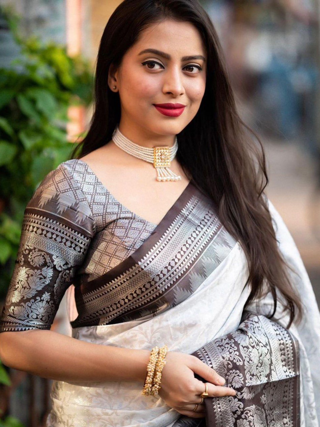 

Fashion Booms Ethnic Motifs Woven Design Zari Pure Silk Banarasi Saree, White