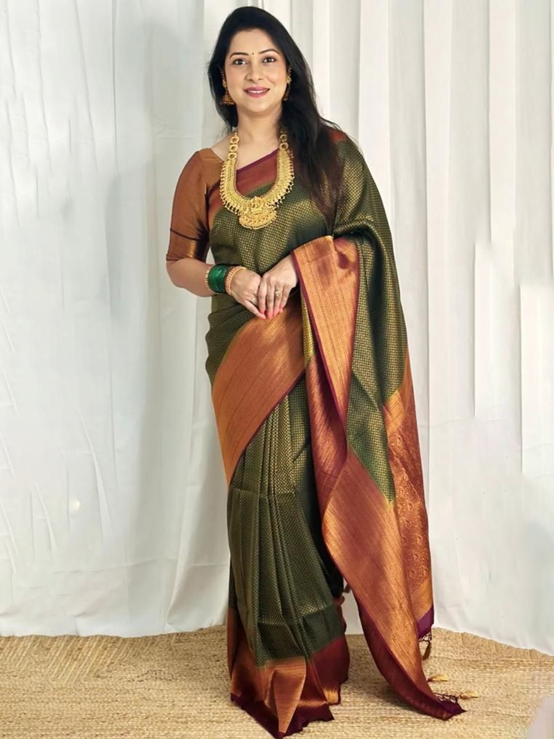 

Visit Wear Woven Design Zari Pure Silk Banarasi Saree, Green