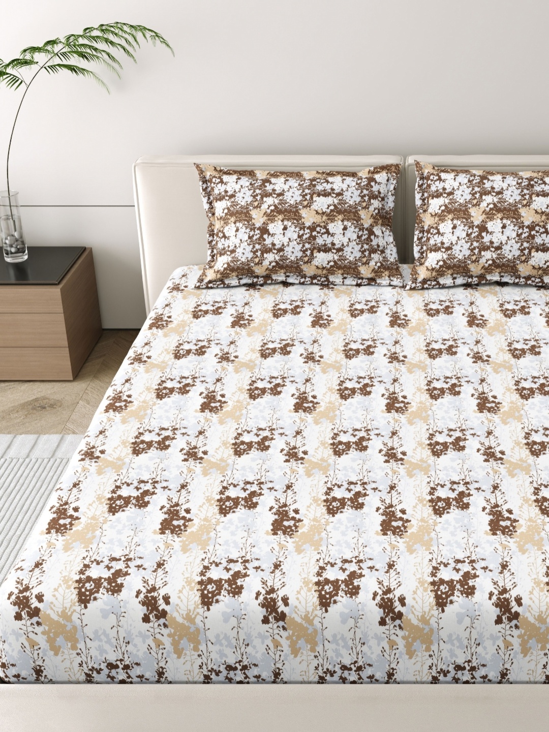 

MAFATLAL Brown Floral Printed Pure Cotton 186 TC King Bedsheet Set 2.74 m x 2.74 m