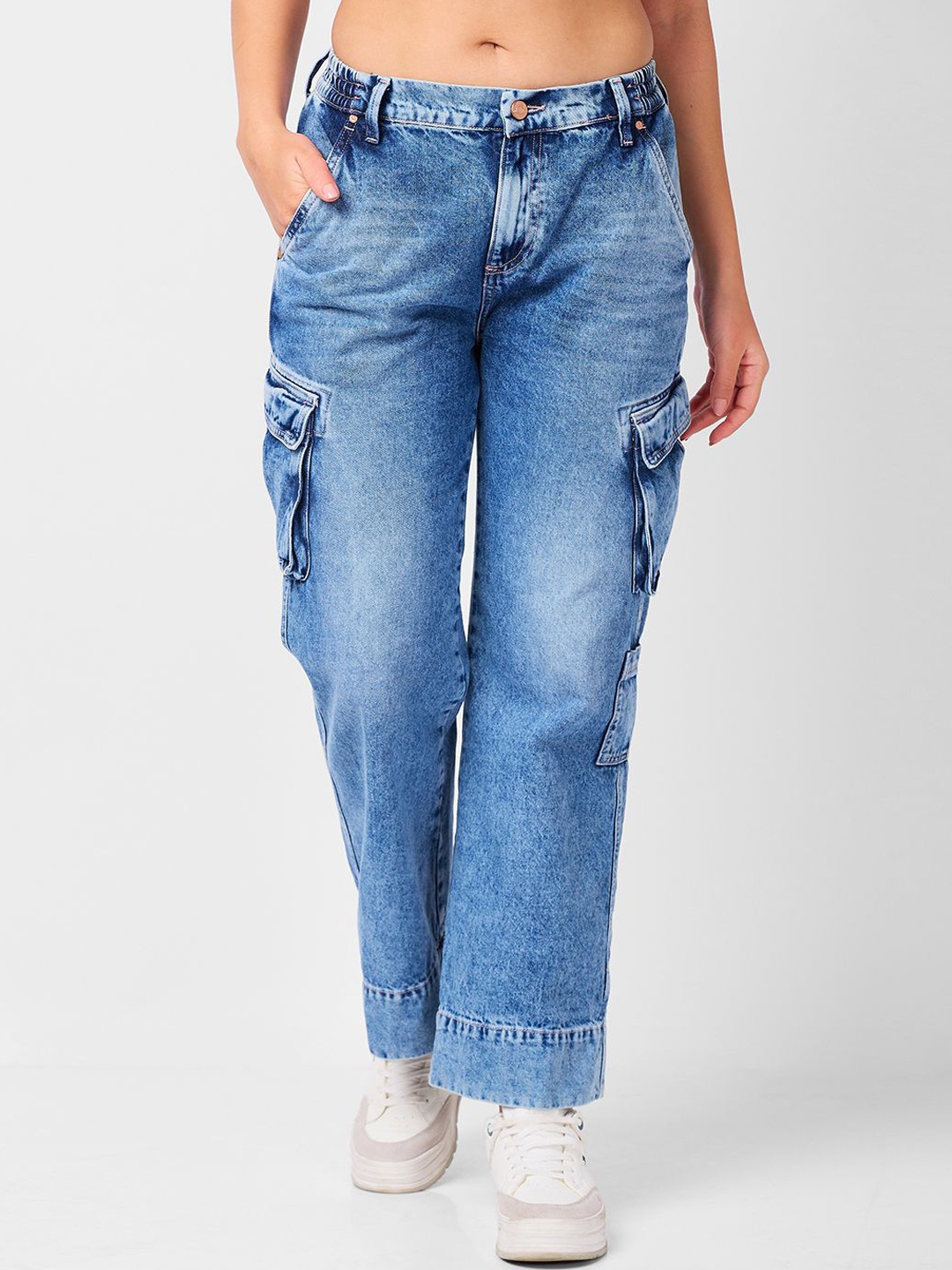 

IZEL Women Wide Leg Mildly Distressed Heavy Fade Jeans, Blue