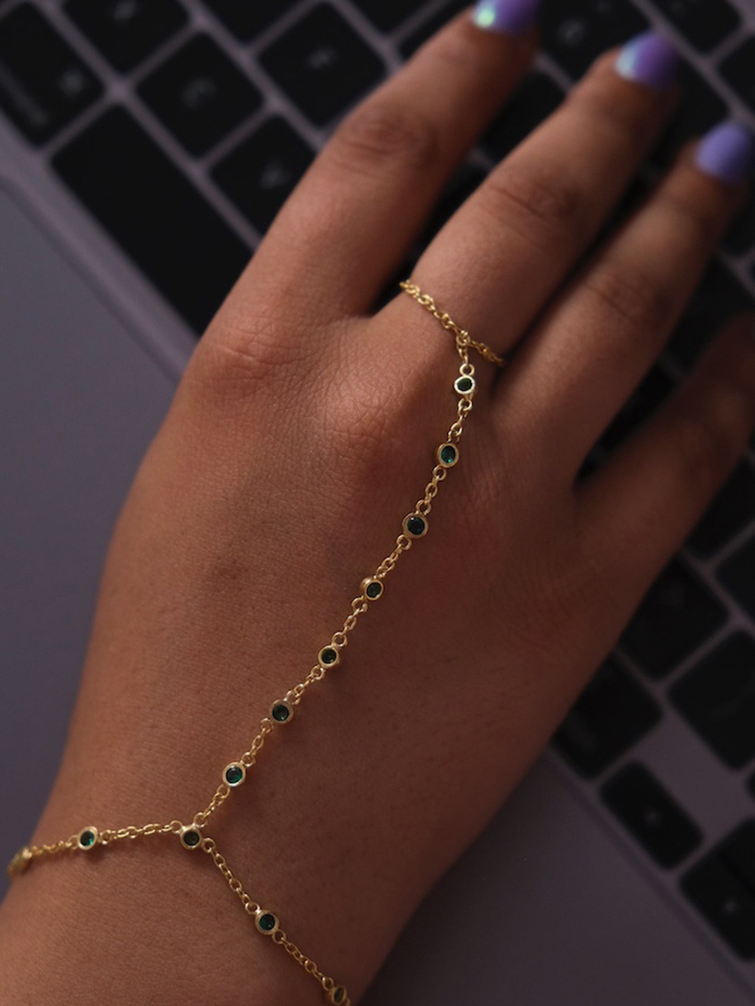 

Anushka Jain Jewellery 925 Sterling Silver Gold-Plated Cubic Zirconia Ring Bracelet