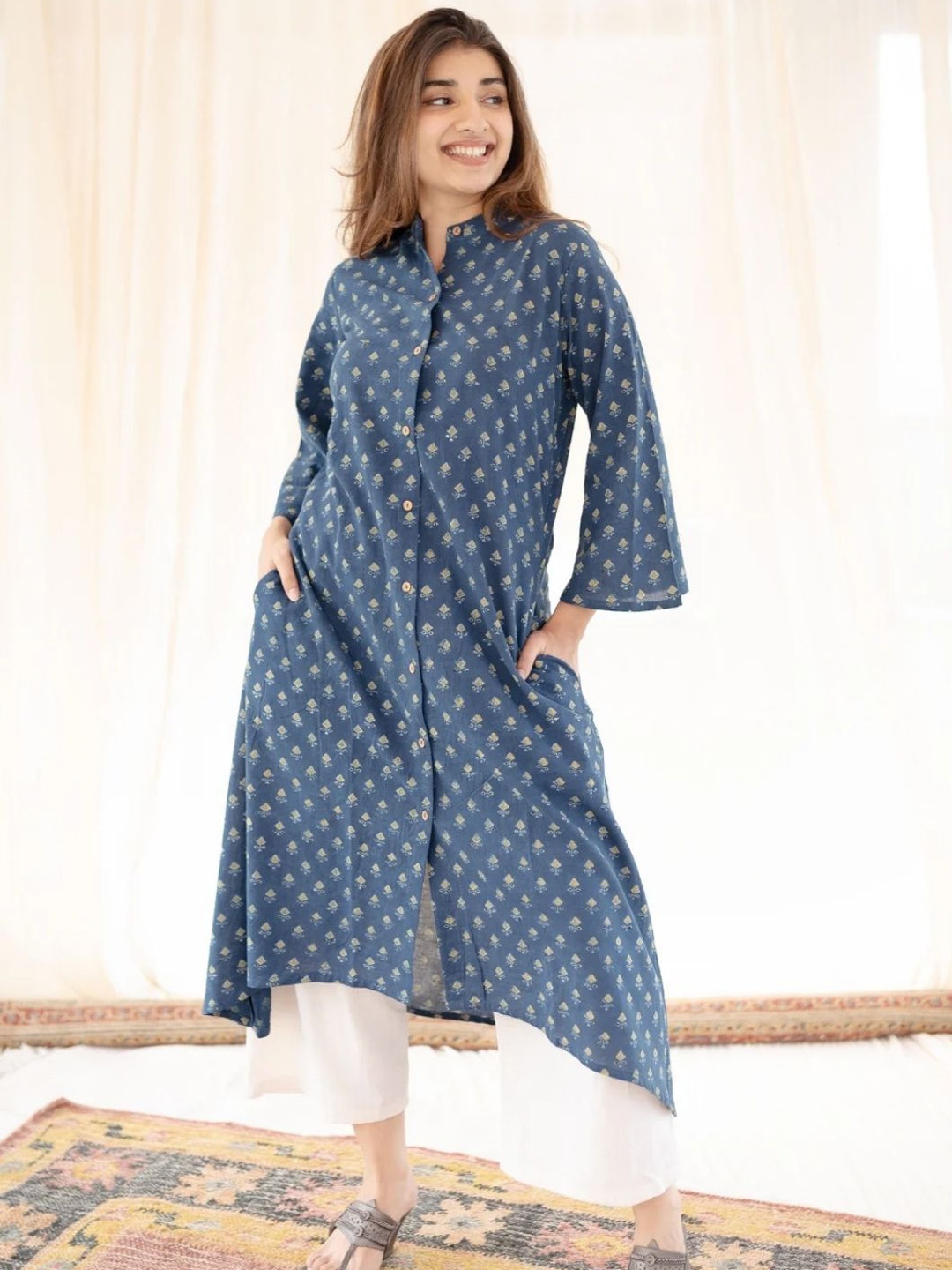 

THE INDIAN ETHNIC CO Women Ethnic Motifs Printed Sequinned Block Print Cotton Kurta, Blue