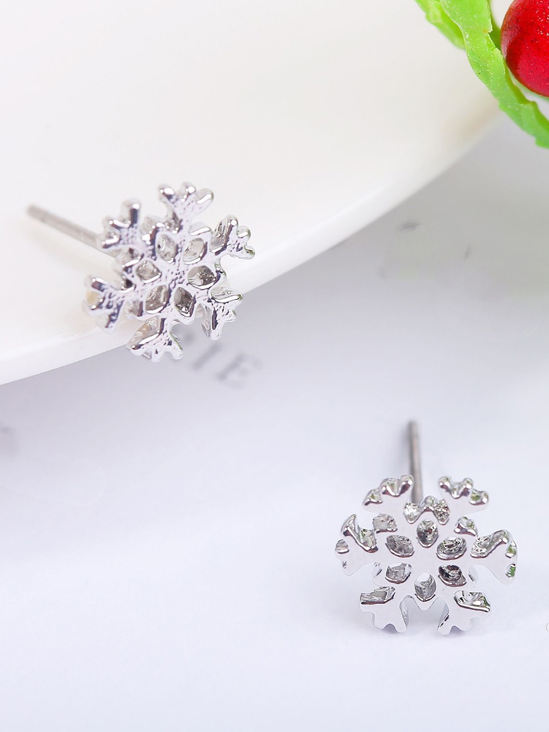 

StyleCast x Revolte Silver-Plated Contemporary Studs