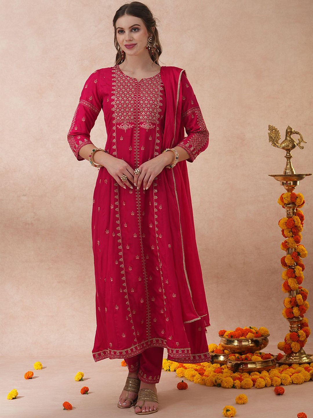 

FASHOR Ethnic Motifs Embroidered Panelled Kurta With Trousers & Dupatta, Pink