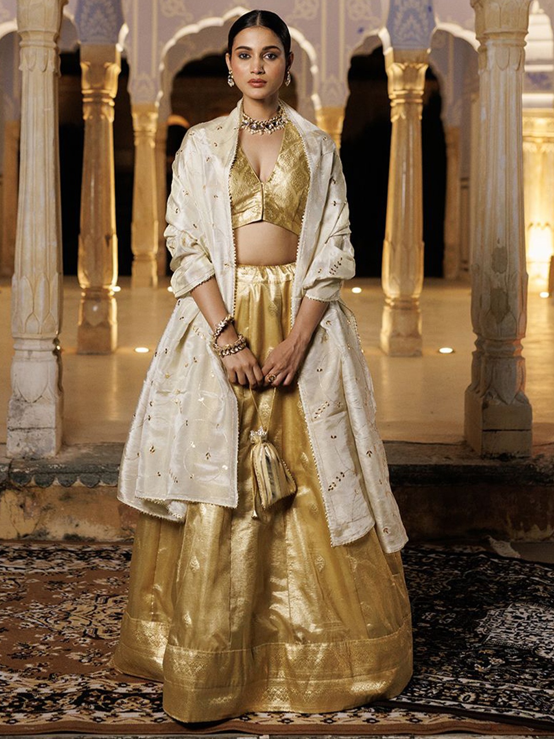 

Geroo Luxe Woven Design V-Neck Tissue Lehenga & Unstitched Blouse With Dupatta, Gold