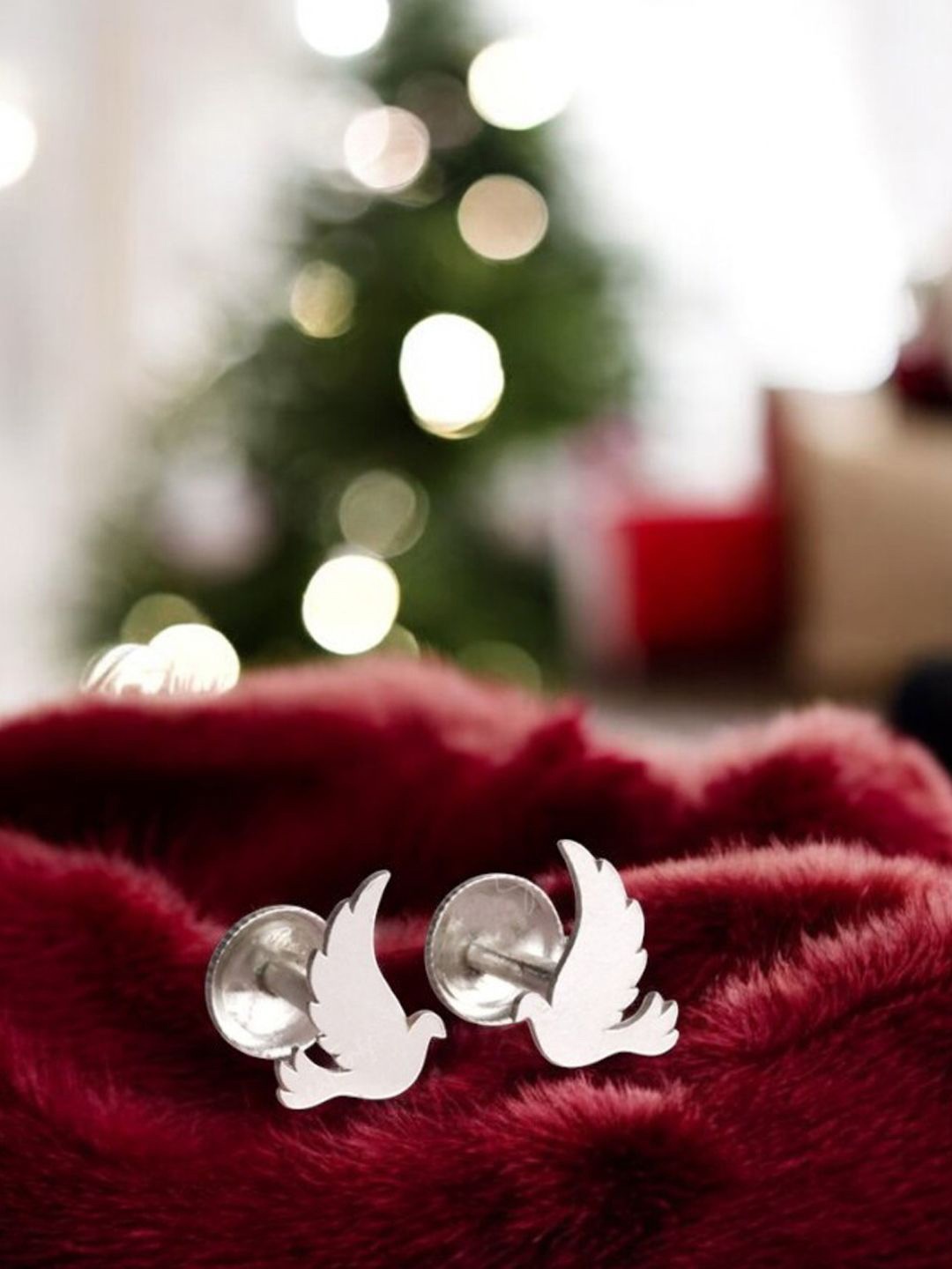 

Sangria 925 Sterling Silver Studs