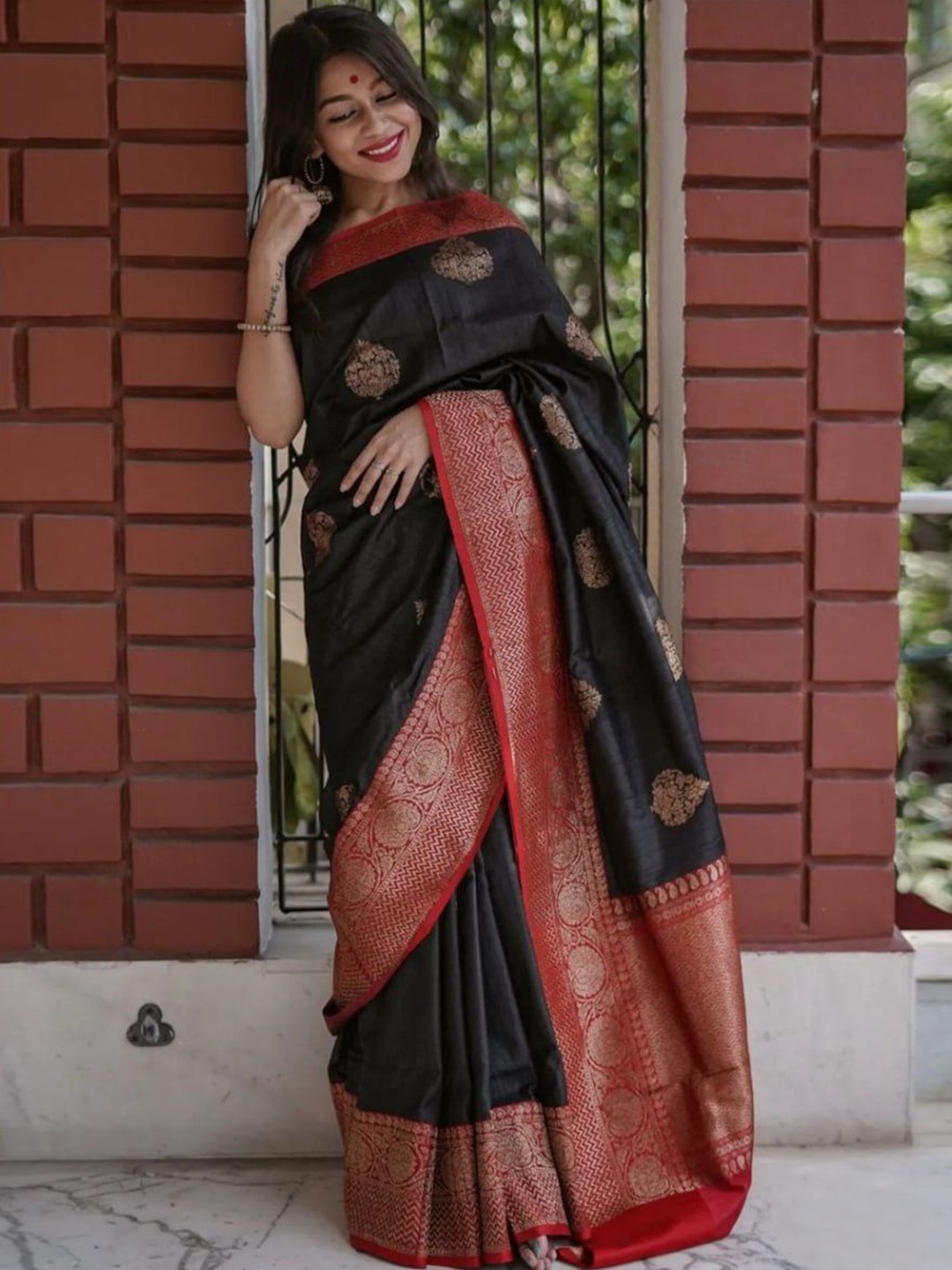 

Fashion Booms Ethnic Motifs Zari Pure Silk Banarasi Saree, Black