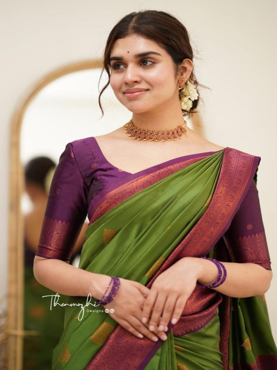 

Visit Wear Woven Design Zari Banarasi Saree, Green