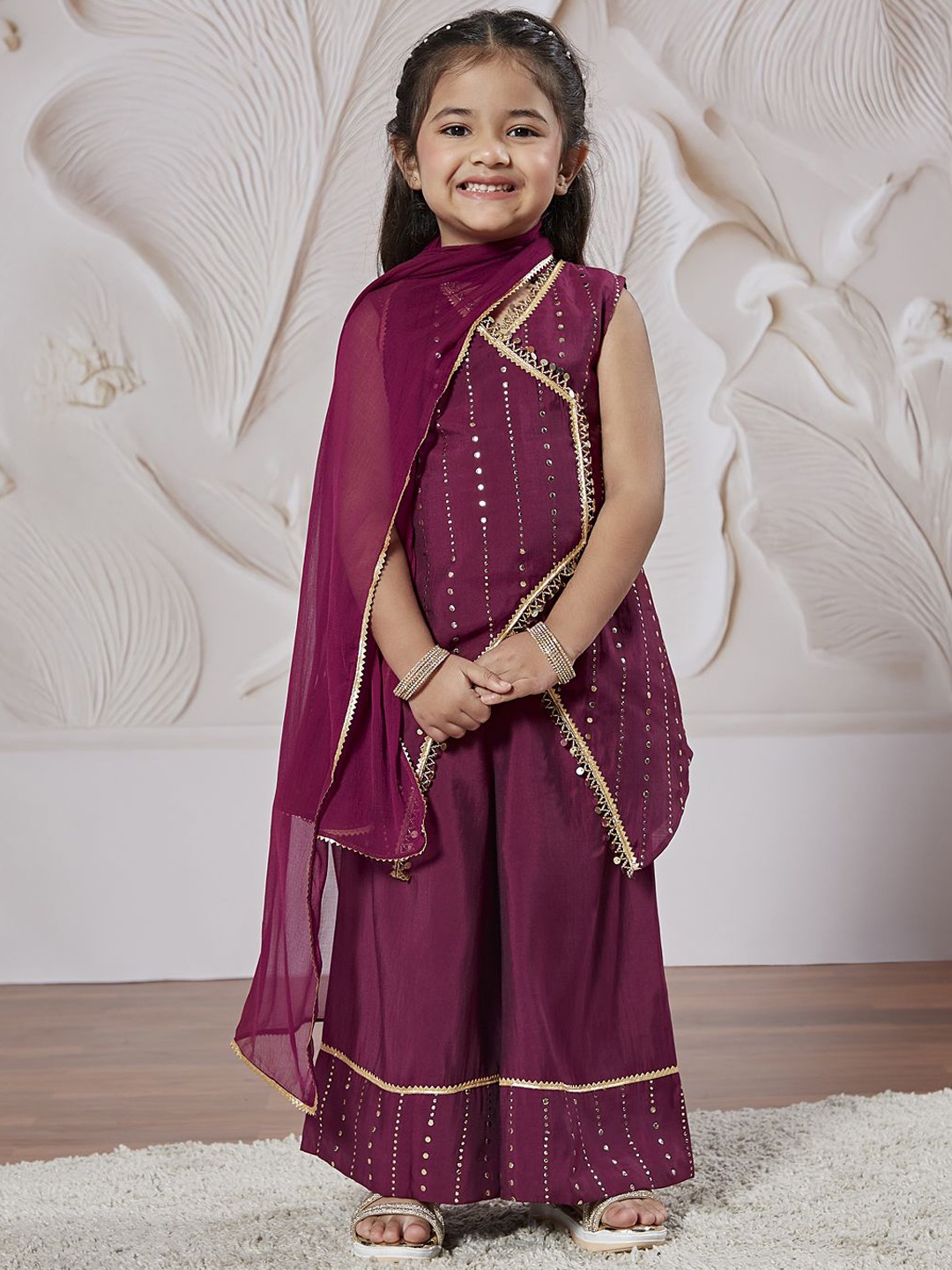 

VASTRAMAY Girls Geometric Printed V-Neck Angrakha Kurta With Palazzos With Dupatta, Burgundy