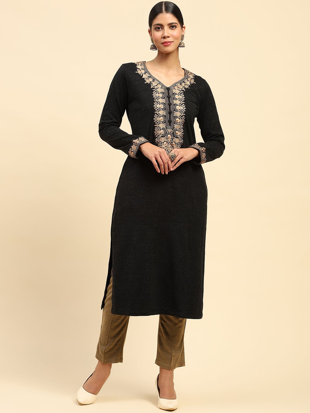 

Me&I Sweetheart Neck Ethnic Motifs Yoke Design Thread Work Woollen Kurta, Black