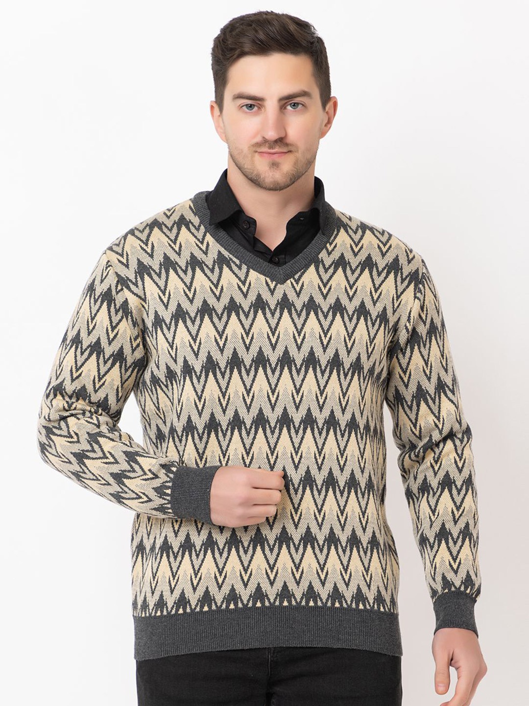 

BeriBlu Men V-Neck Pullover Sweater, Yellow