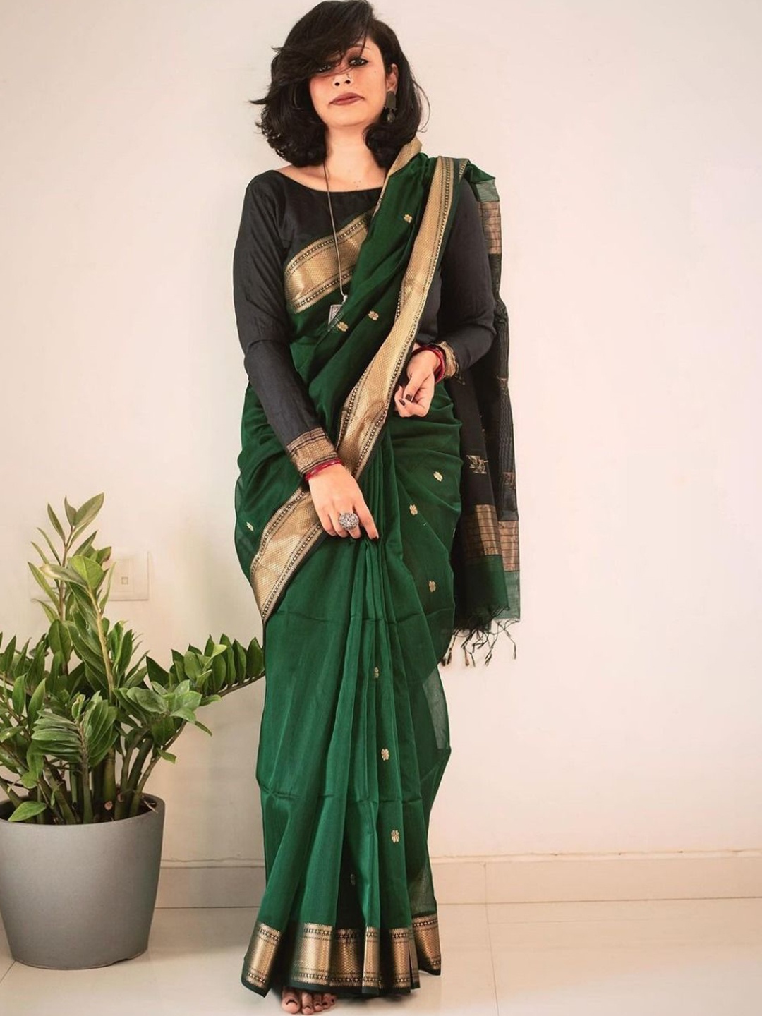 

Visit Wear Ethnic Motifs Zari Pure Silk Banarasi Saree, Green