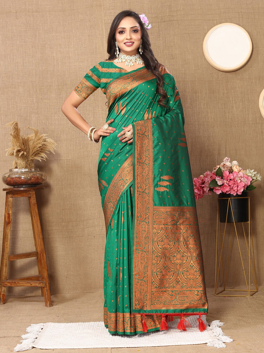 

Anaita Woven Design Zari Silk Blend Banarasi Saree, Green