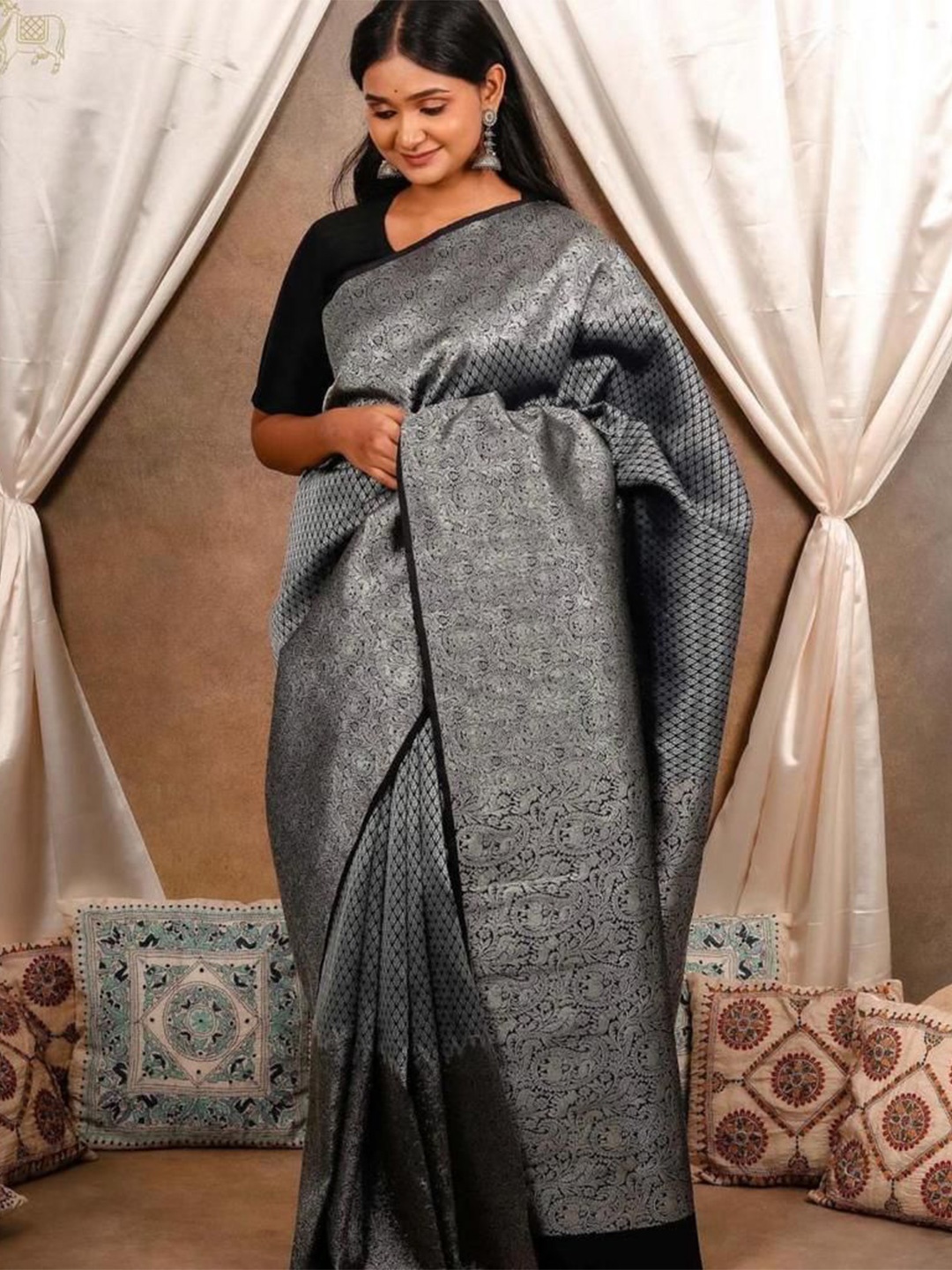 

Visit Wear Woven Design Pure Silk Banarasi Saree, Black
