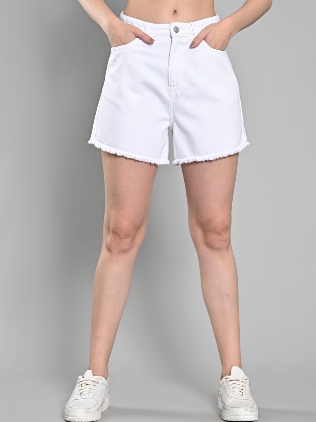 

IZEL Women Washed Mid-Rise Denim Shorts, Off white
