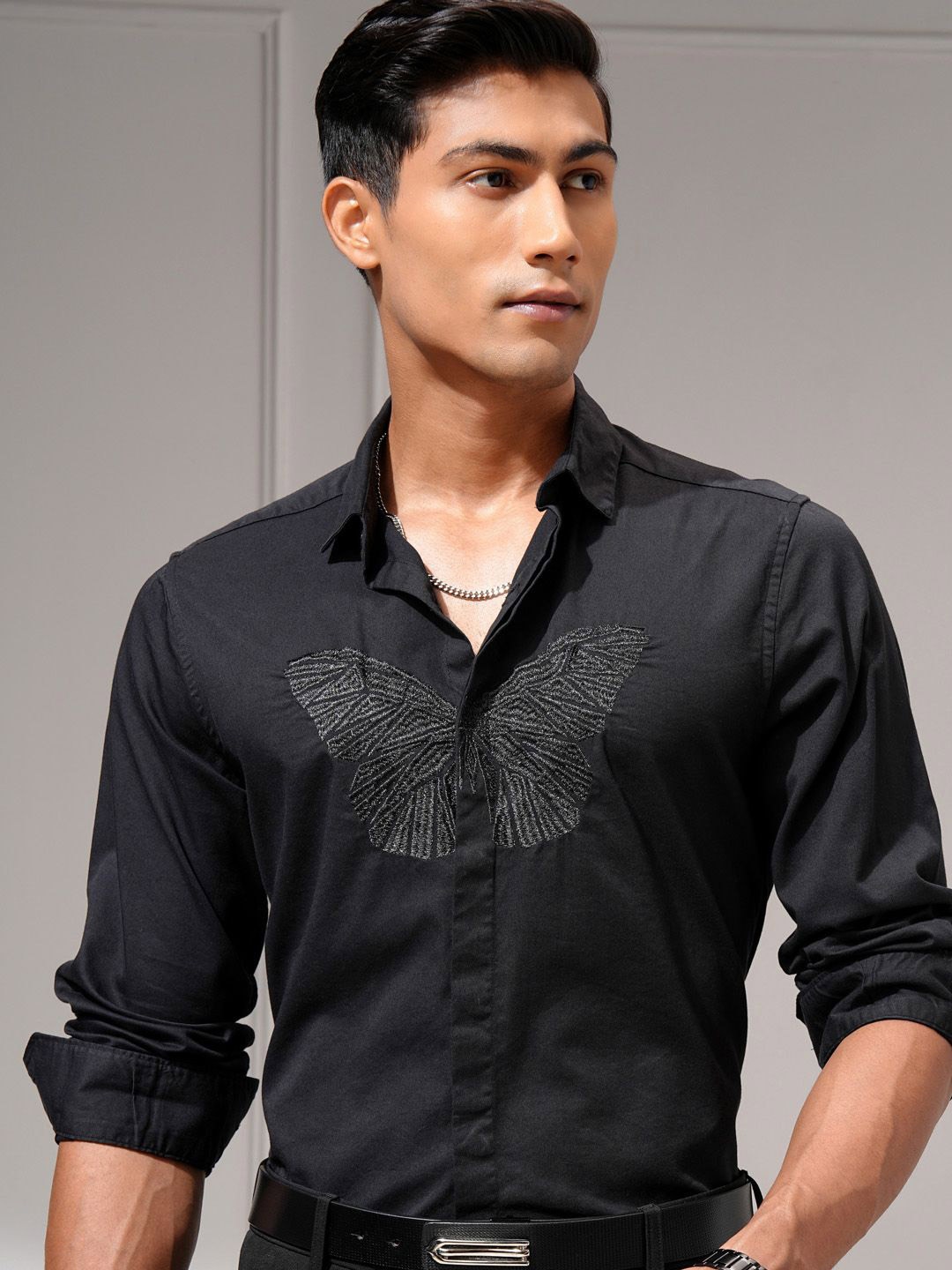 

HIGHLANDER Men Slim Fit Graphic Printed Casual Shirt, Black