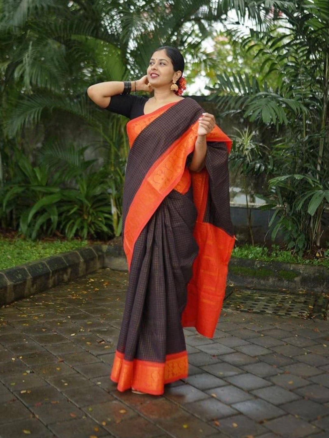 

Fashion Booms Woven Design Zari Pure Silk Banarasi Saree, Black