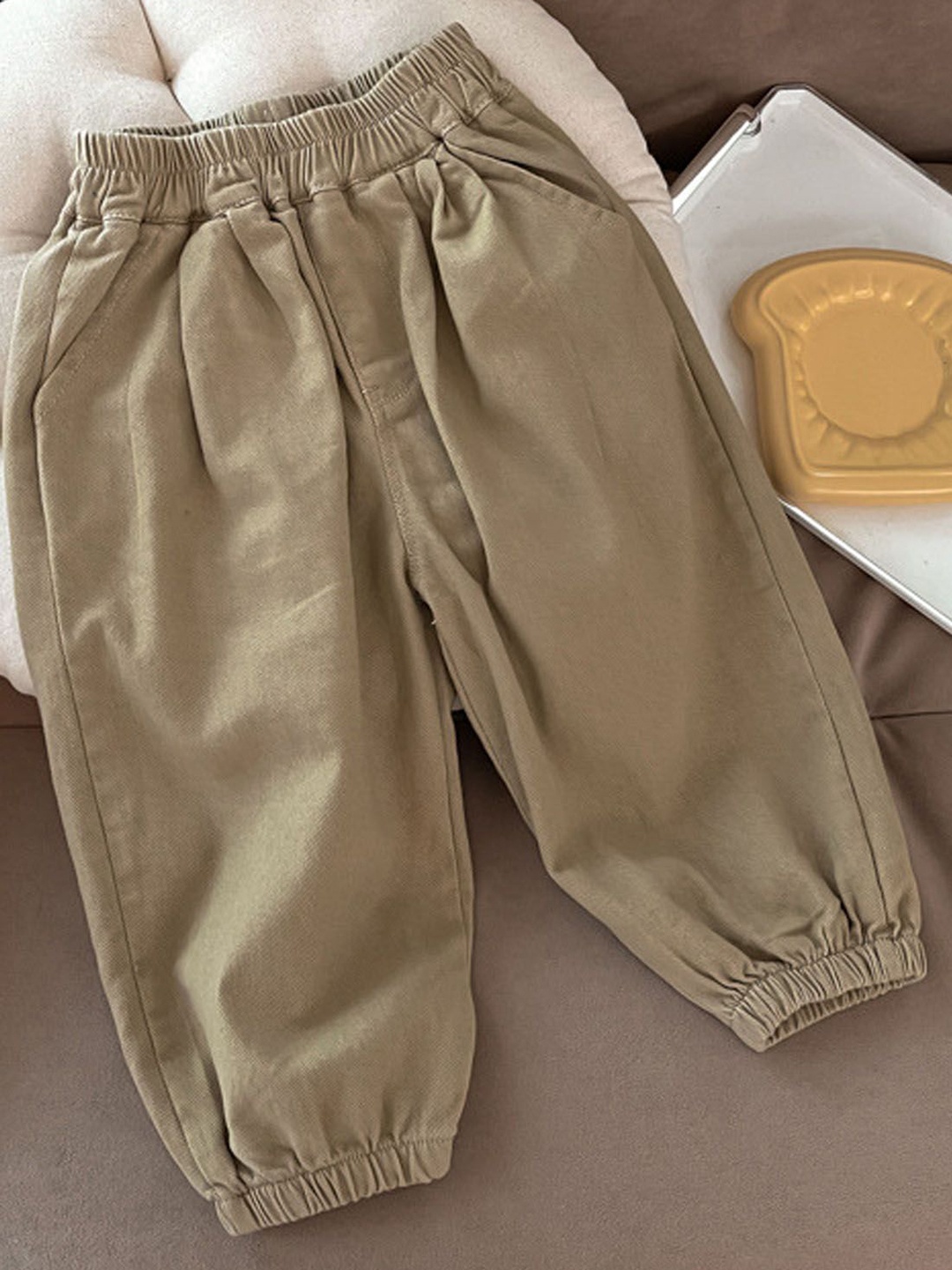 

FOREVER FRIDAY Boys Relaxed Mid-Rise Cargos Trousers, Khaki