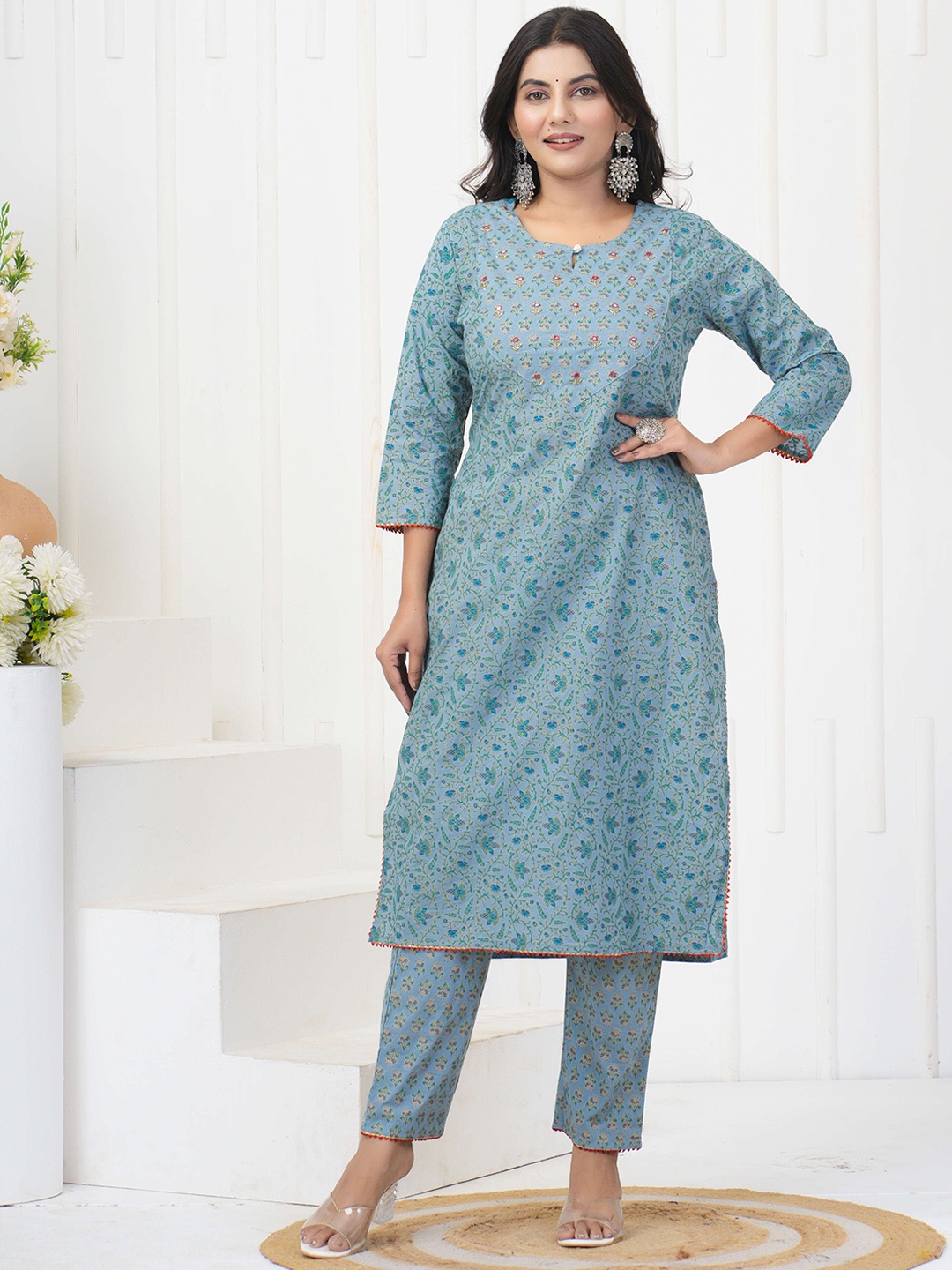 

Assamica Ethnic Motifs Printed Straight Kurta With Trousers, Blue