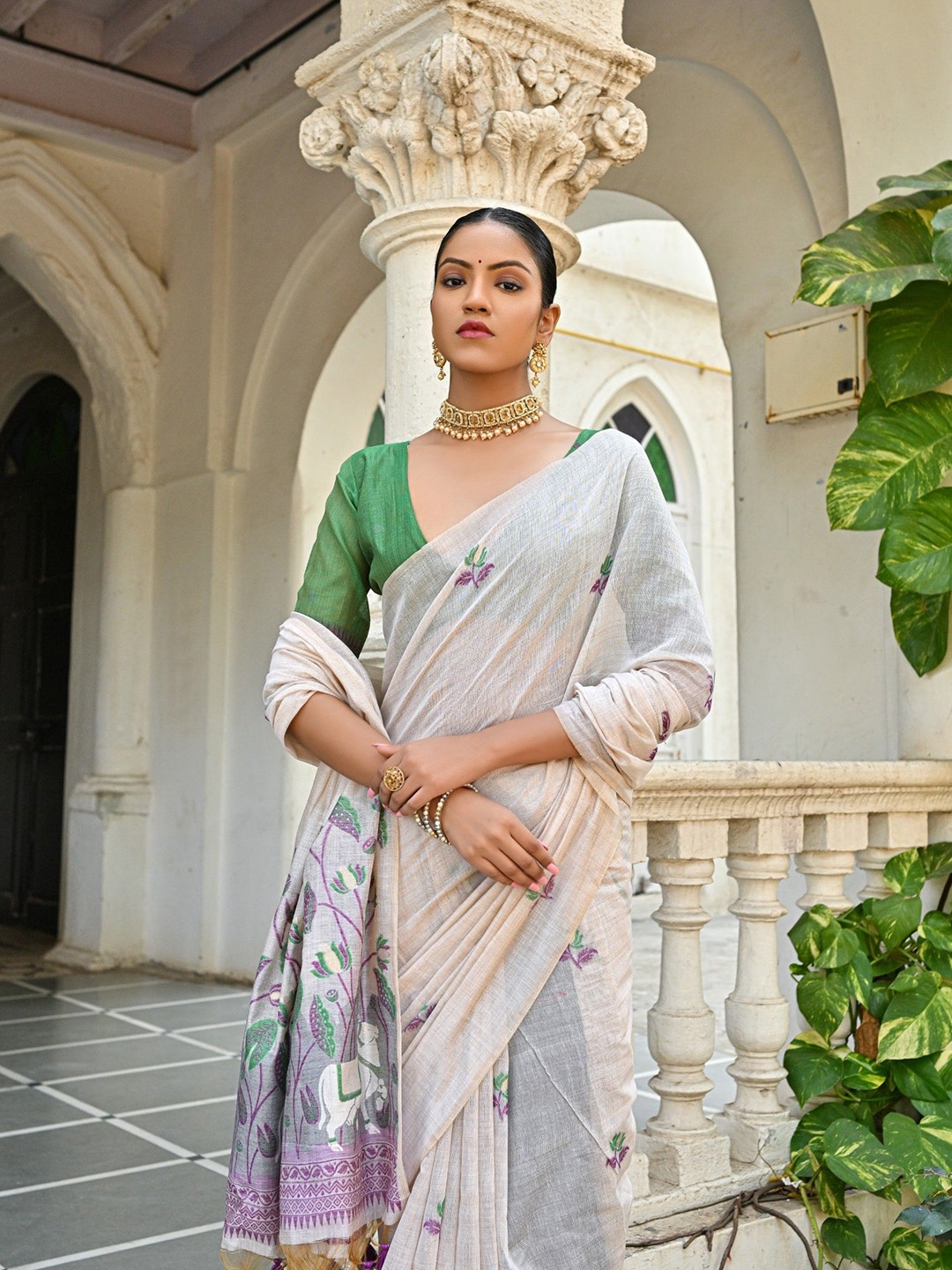 

Kandora Women Ethnic Motifs Pure Silk Muga Saree, White