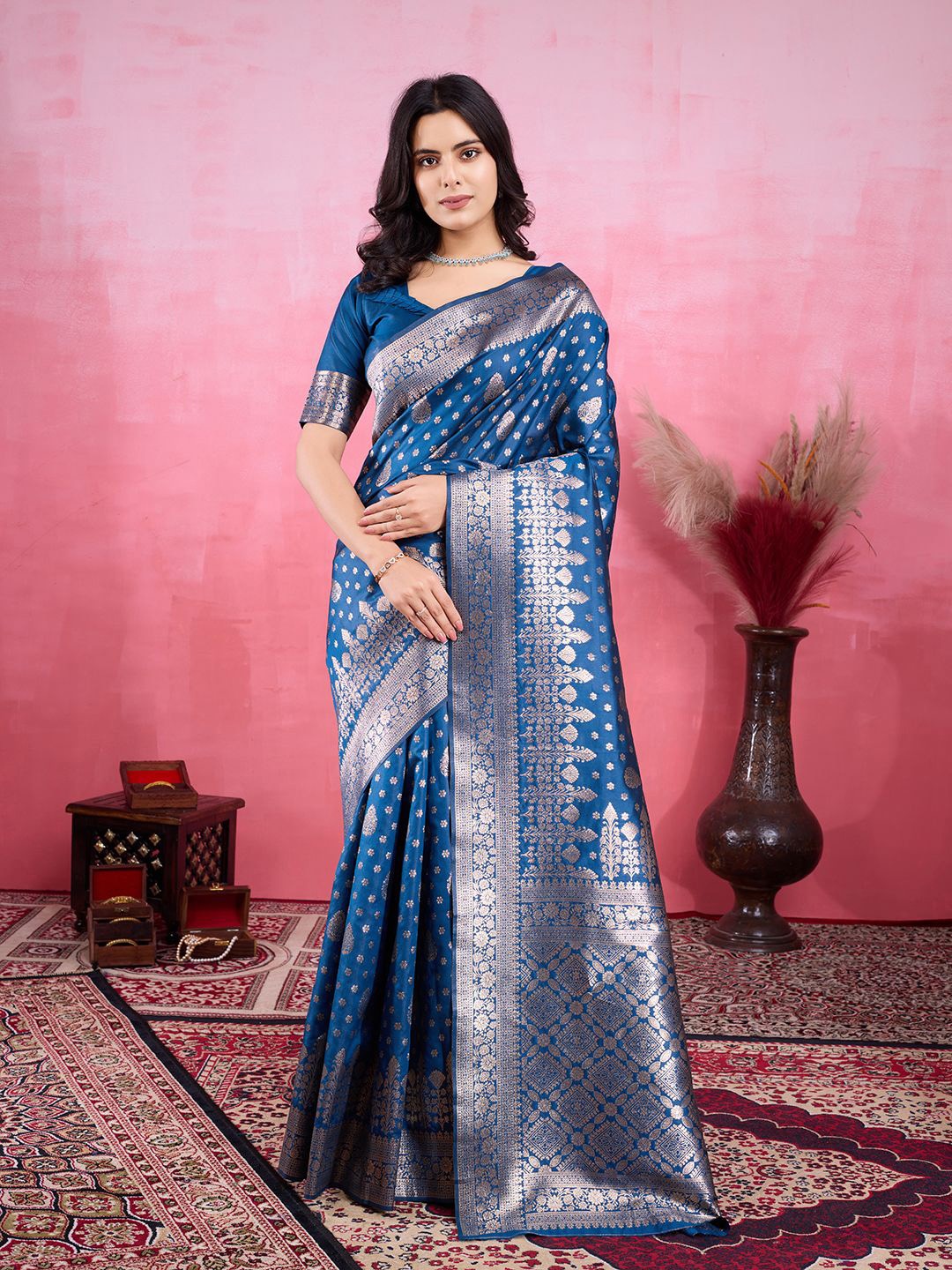 

KAYOMMI Ethnic Motifs Woven Design Zari Pure Silk Banarasi Saree, Blue