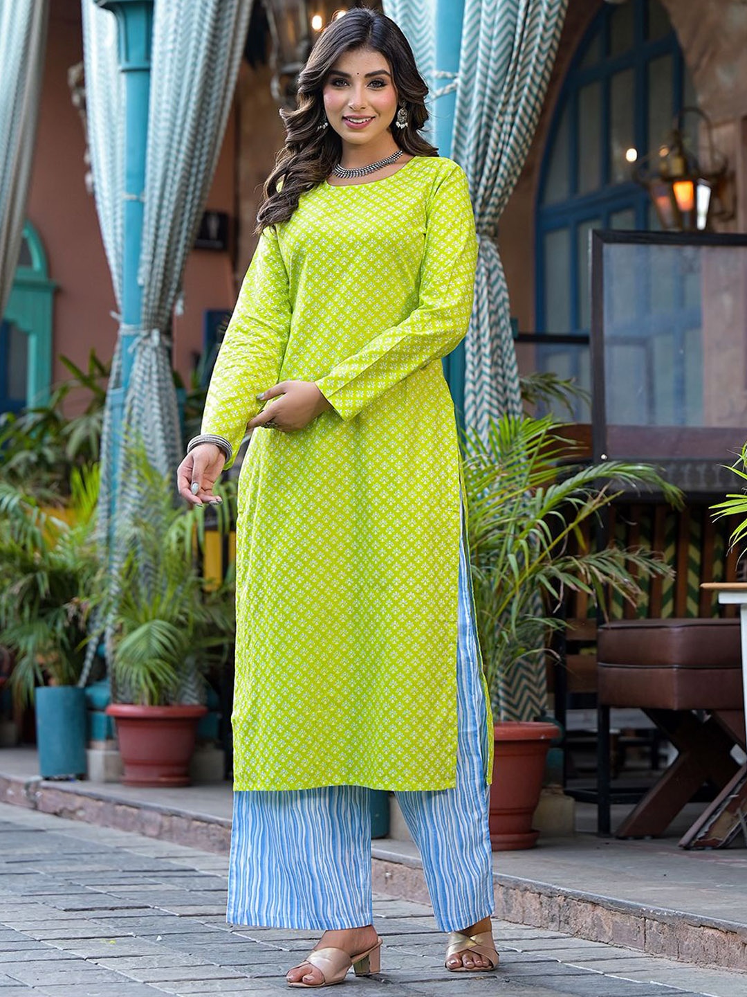 

Anouk Lime Green Floral Printed Pure Cotton Straight Kurta With Palazzo