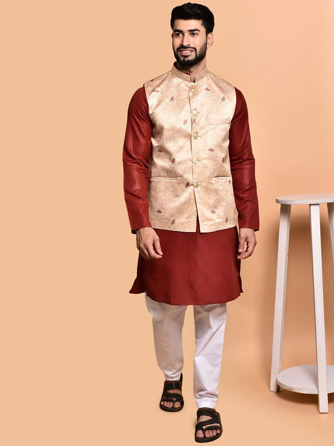 

PRINTINDIA Mandarin Collar Pure Cotton Kurta with Trouser & Jacket, Maroon