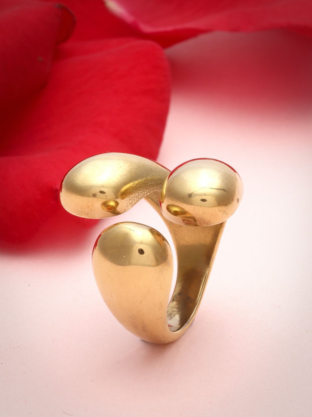 

VOGUE PANASH 18KT Gold Plated Tarnish-Free Waterproof Adjustable Finger Ring