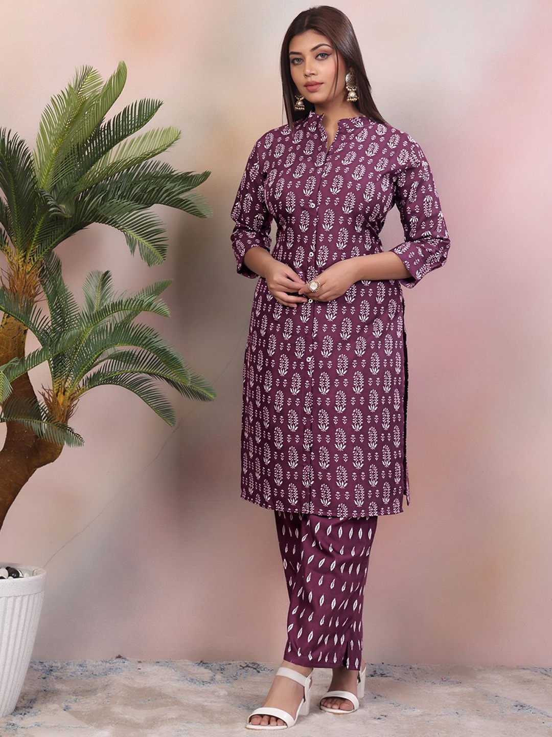 

Ekta Textiles Ethnic Motifs Printed Mandarin Collar Straight Kurta With Palazzos, Magenta