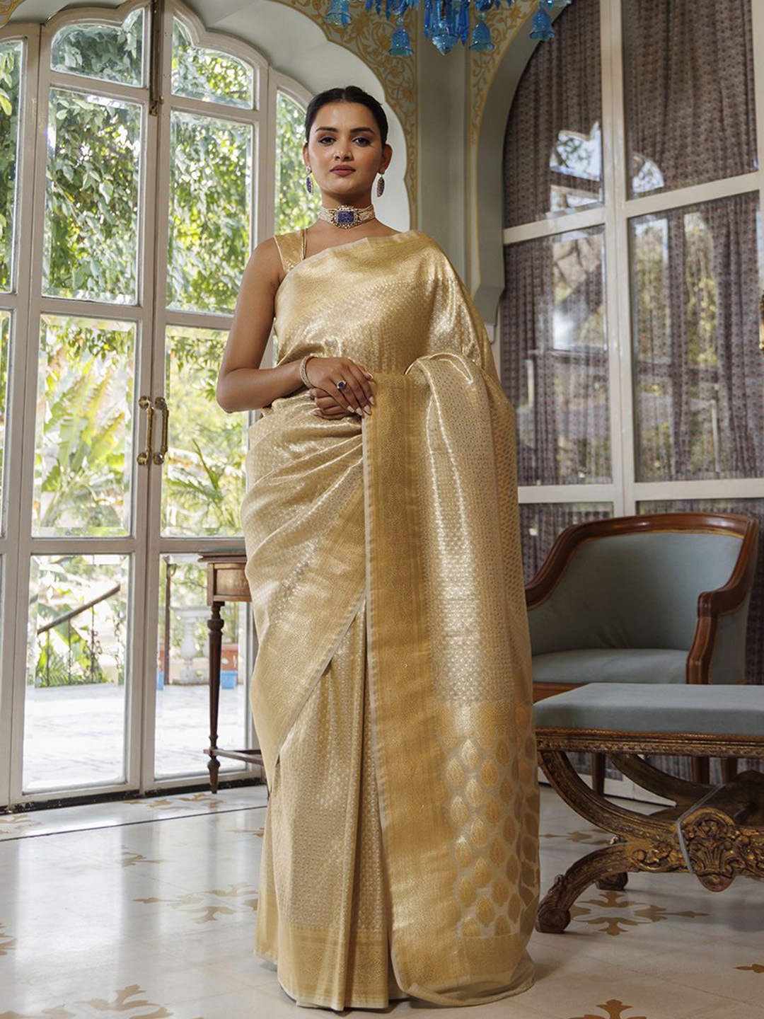 

Geroo Luxe Ethnic Motifs Zari Banarasi Saree, Gold