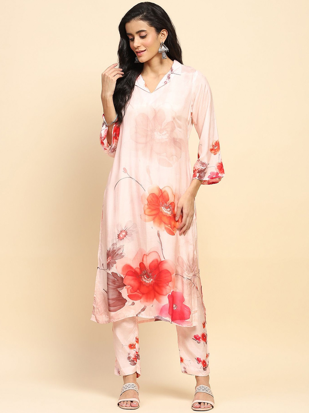 

Me&I Shirt Collar Floral Printed Straight Kurta with Trousers, Peach