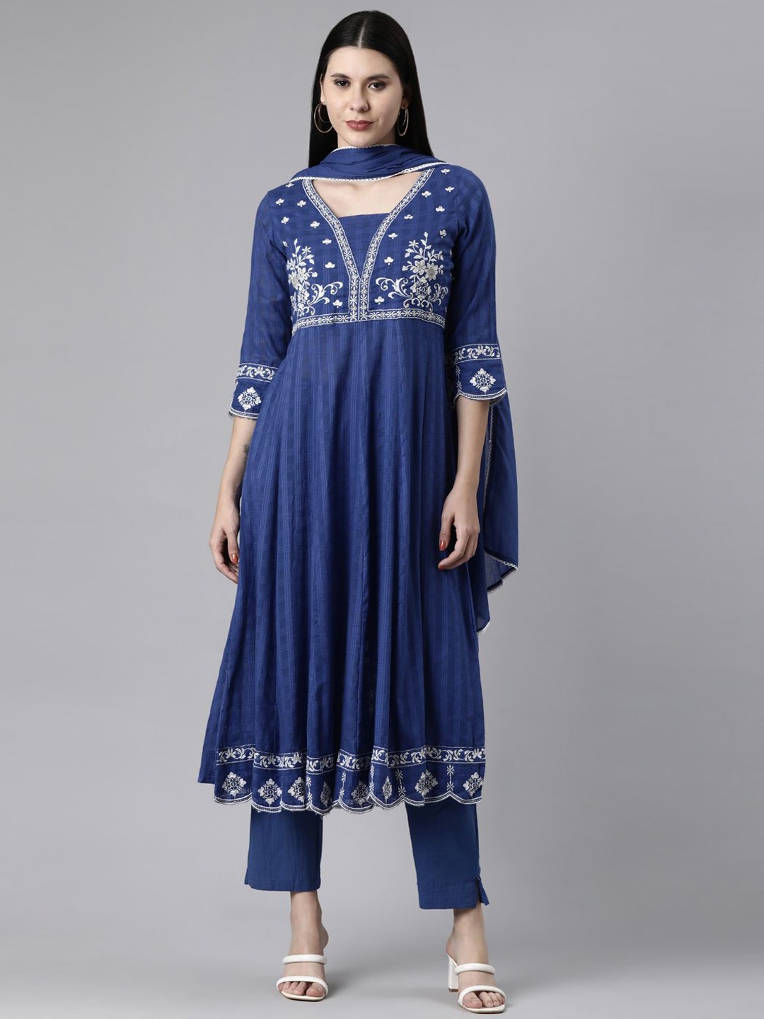 

Neerus Ethnic Motifs Embroidered Thread Work Anarkali Kurta With Trousers & Dupatta, Blue