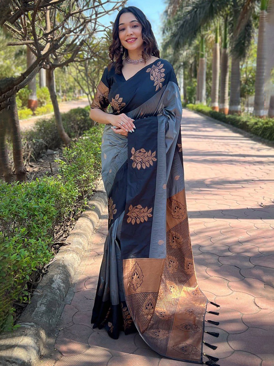 

Visit Wear Woven Design Zari Pure Silk Banarasi Saree, Grey