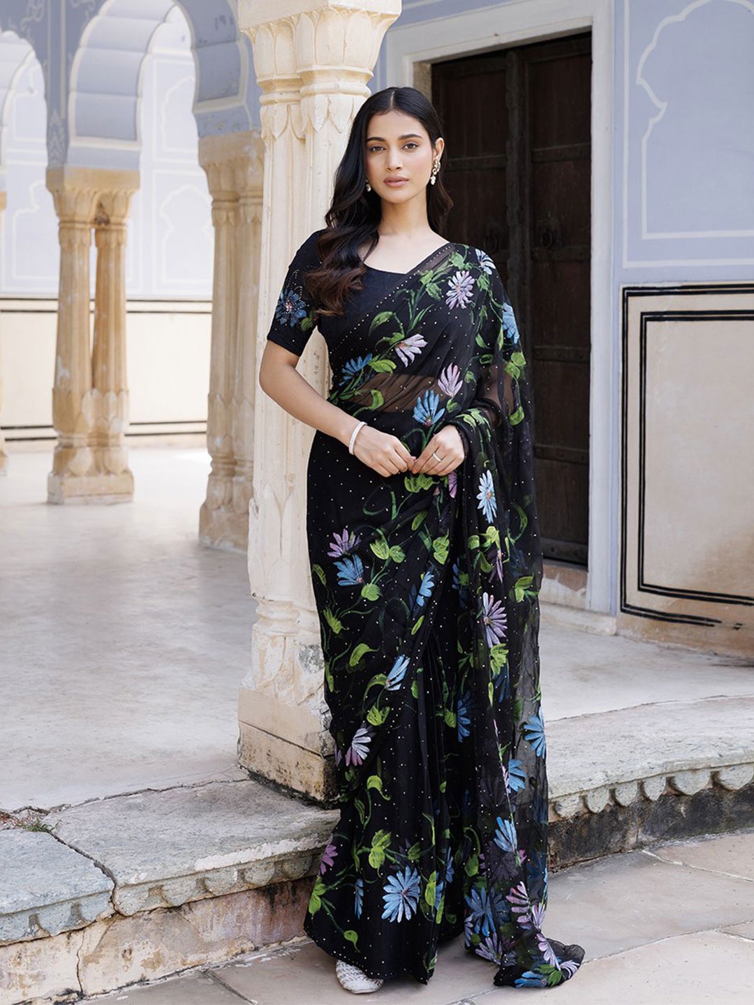 

Geroo Luxe Floral Printed Mukaish Pure Chiffon Ready to Wear Saree, Black