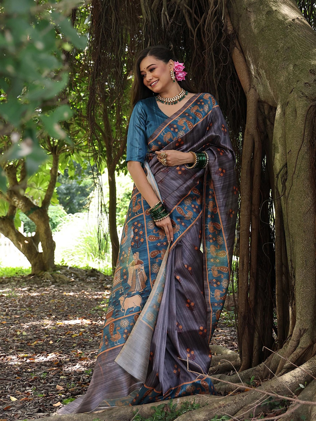 

Kandora Ethnic Motifs Woven Design Pure Silk Tussar Saree, Grey