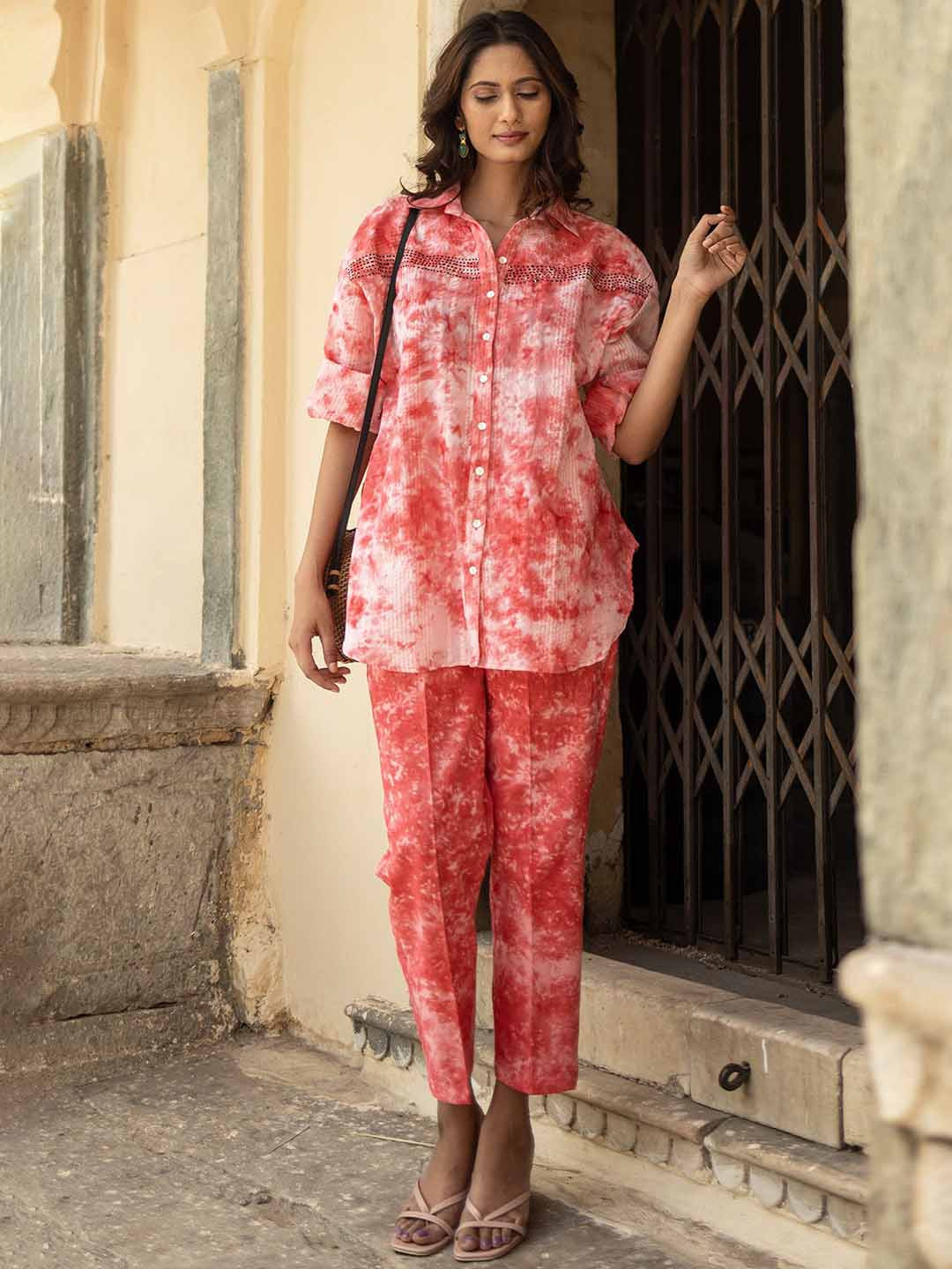 

Maitri Jaipur Tie and dyed Shirt Collar Short Sleeves Pure Cotton Shirt & Trouser, Red