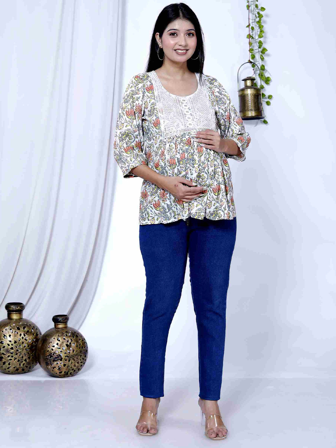 

MIRJAI Women Floral Printed Longline Top, Off white