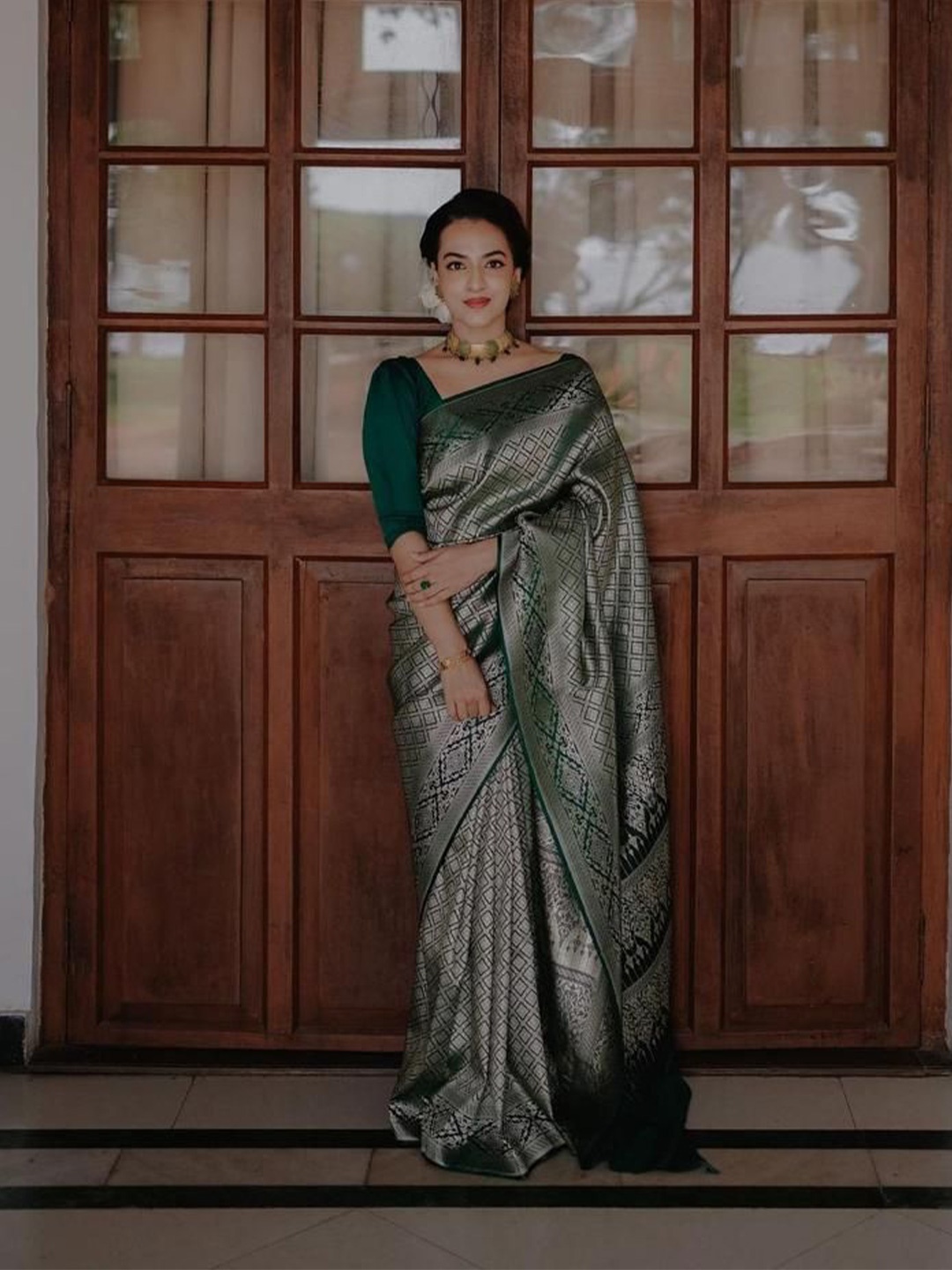 

Fashion Booms Ethnic Motifs Woven Design Zari Pure Silk Banarasi Saree, Green